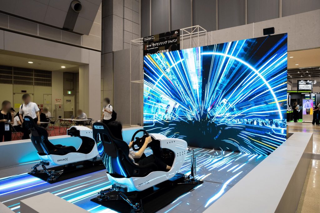 ドライブシミュレーターを用いた大型イマーシブ体験