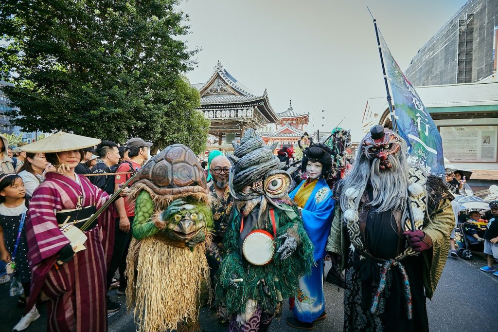 『大須YOKAI百鬼夜行パレード presented by 動き出す妖怪展』の様子