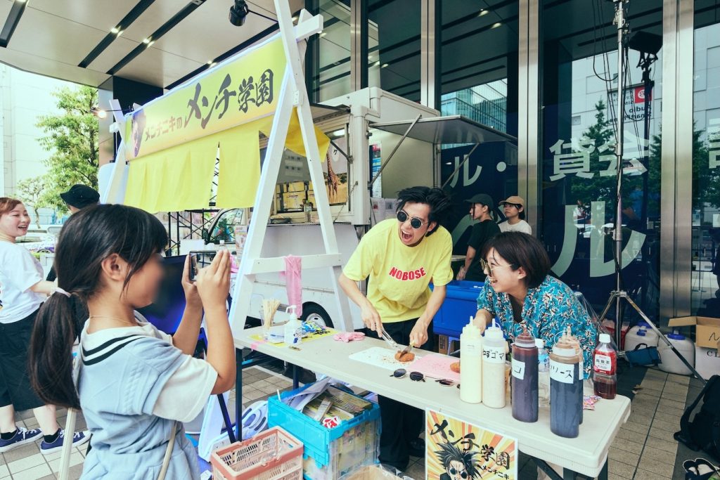 「ヲトナ基地プロジェクト」第4弾フードフェス『脳汁横丁』の様子