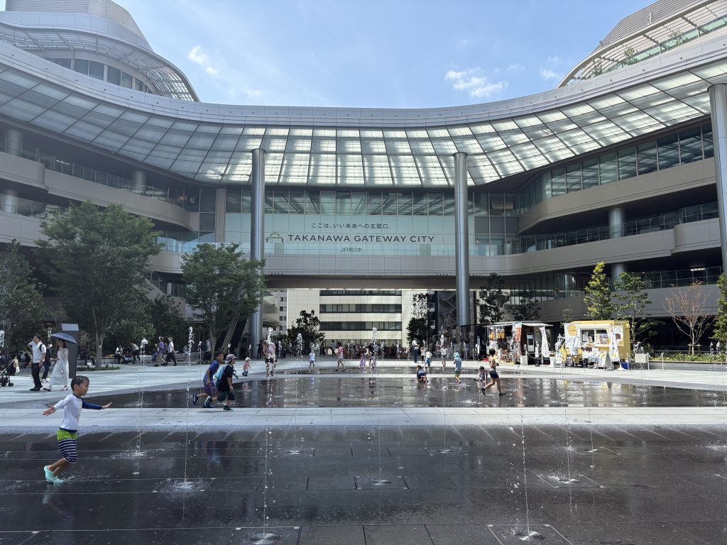 TAKANAWA GATEWAY CITY広場