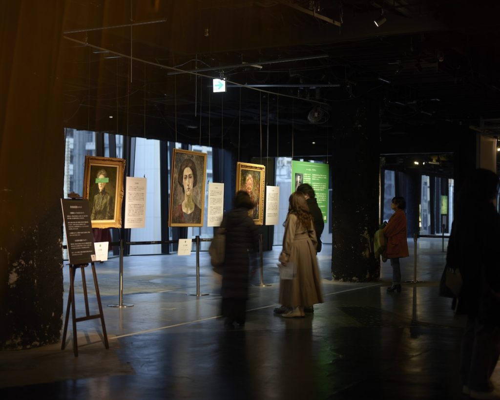 「視てはいけない絵画展」の様子