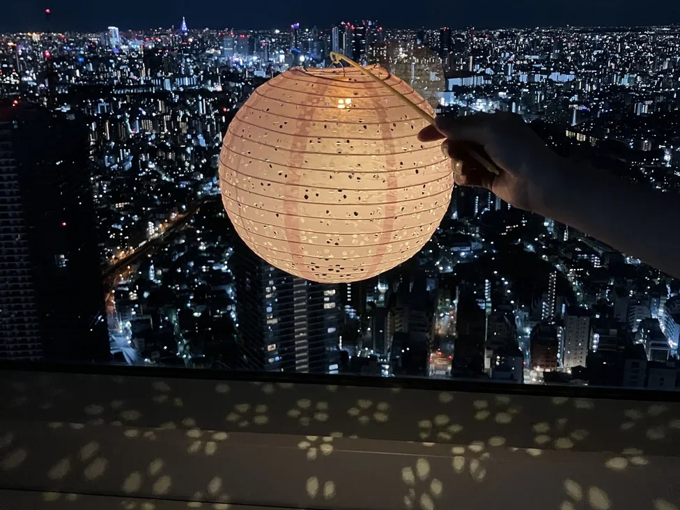 提灯と夜景
