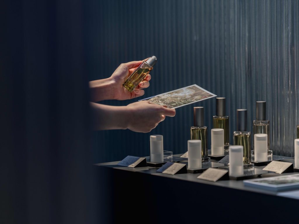 「THE ROOM OF (IN) SCENTS」イメージビジュアル