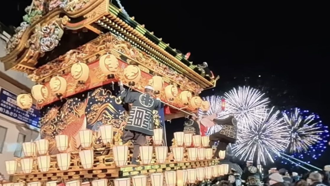 お祭りの山車