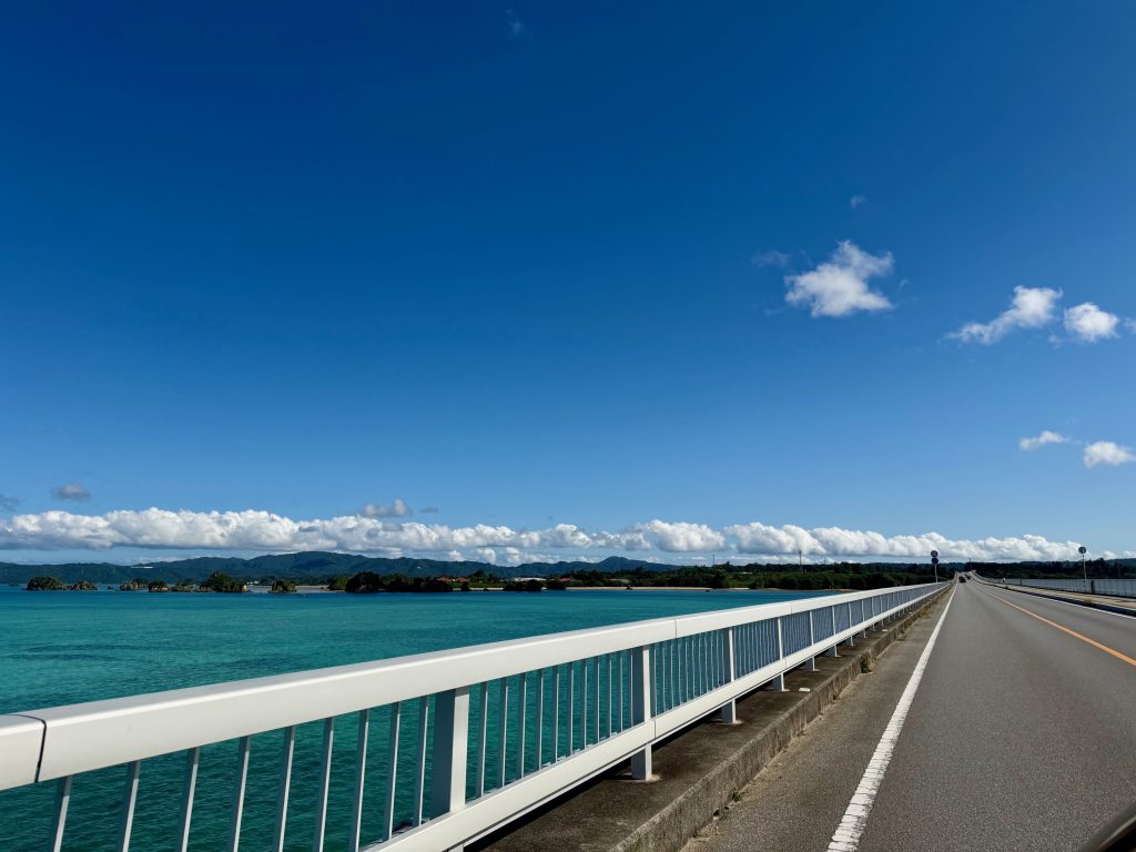古宇利大橋と海