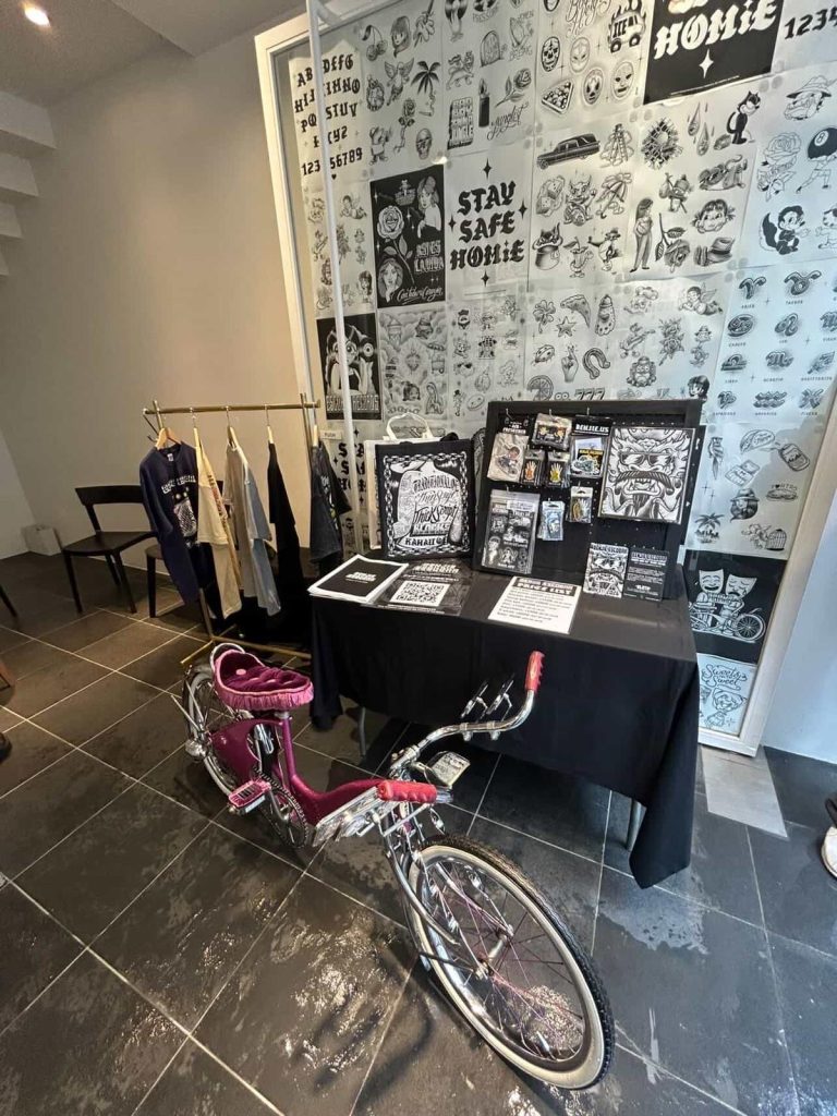 オリジナルのカスタム・ローライダーを展示