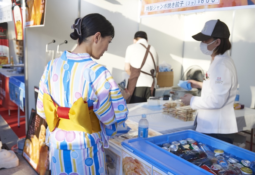 「ゆかたで銀ぶら」の様子