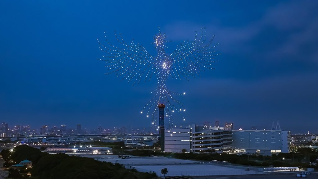 「OSAKA BAY SKYLUMINA FIREWORKS & DRONES」の様子