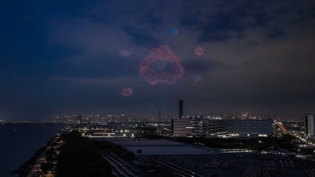 「OSAKA BAY SKYLUMINA FIREWORKS & DRONES」の様子